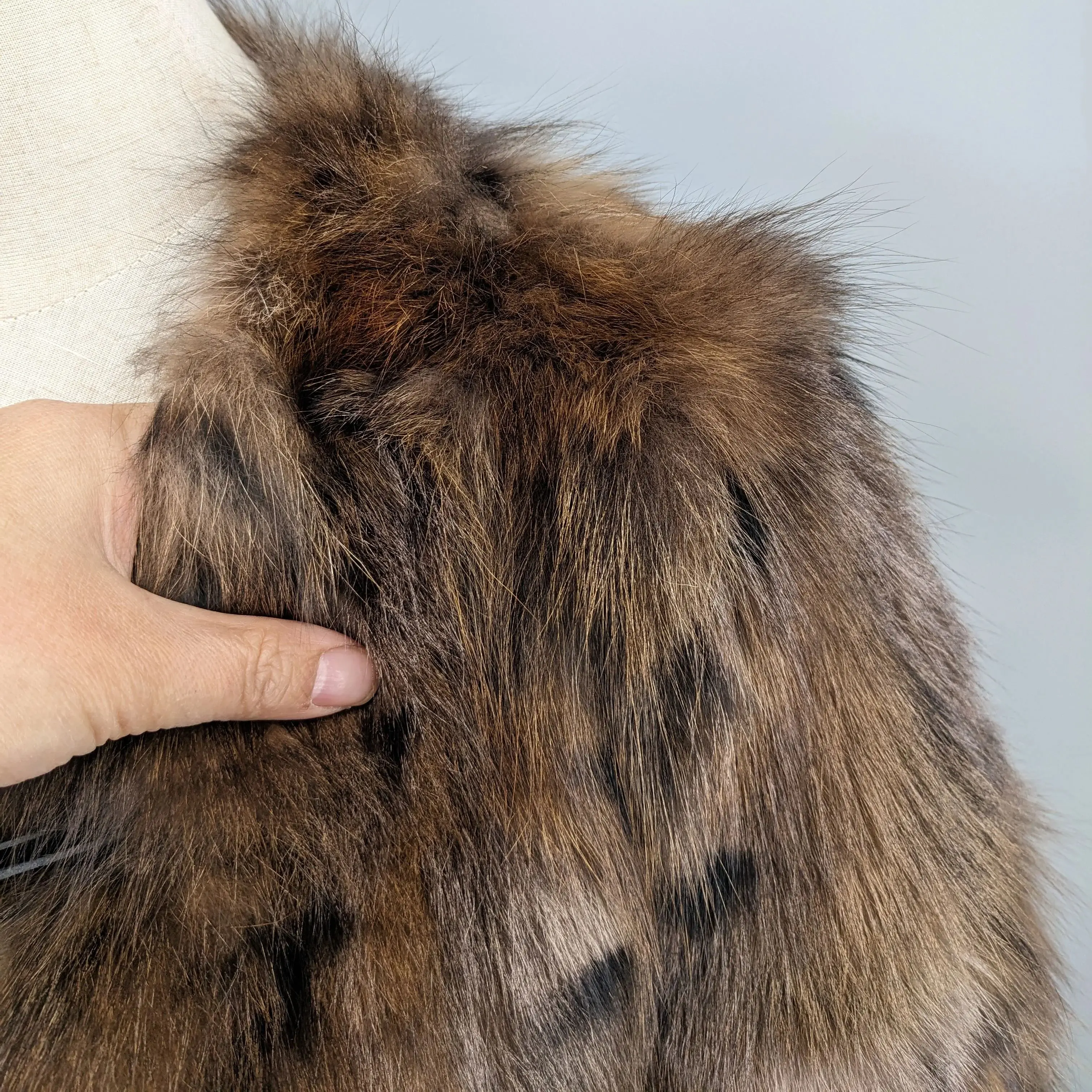 real fox fur short coat O-neck brown color Leopard print jacket Horn button winter overcoat length 52 CM 241165