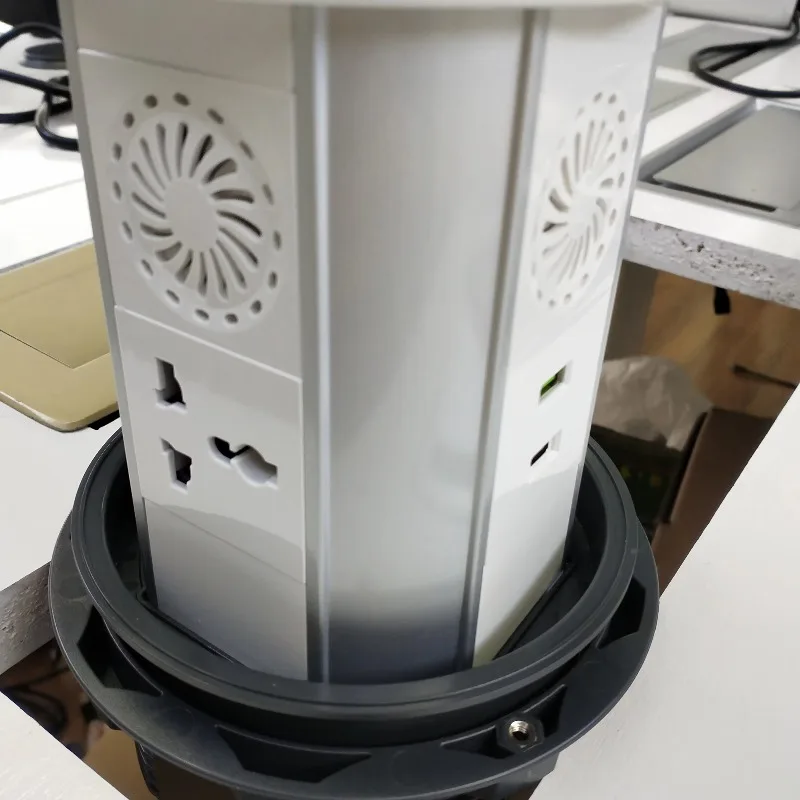Presa di corrente universale IP65 Wifi Smart Kitchen Cabinet Presa pop up motorizzata Presa pop up da tavolo retrattile con altoparlante