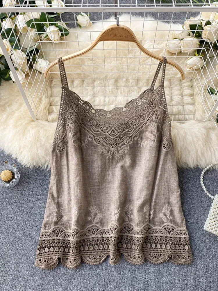 Letnia bluzka damska KK520 w stylu retro boho z haftowaną koronką, dekoltem typu O, odmładzająca, uniwersalna, bawełniana, słodka, na ramiączkach, nowość na lato 2026.