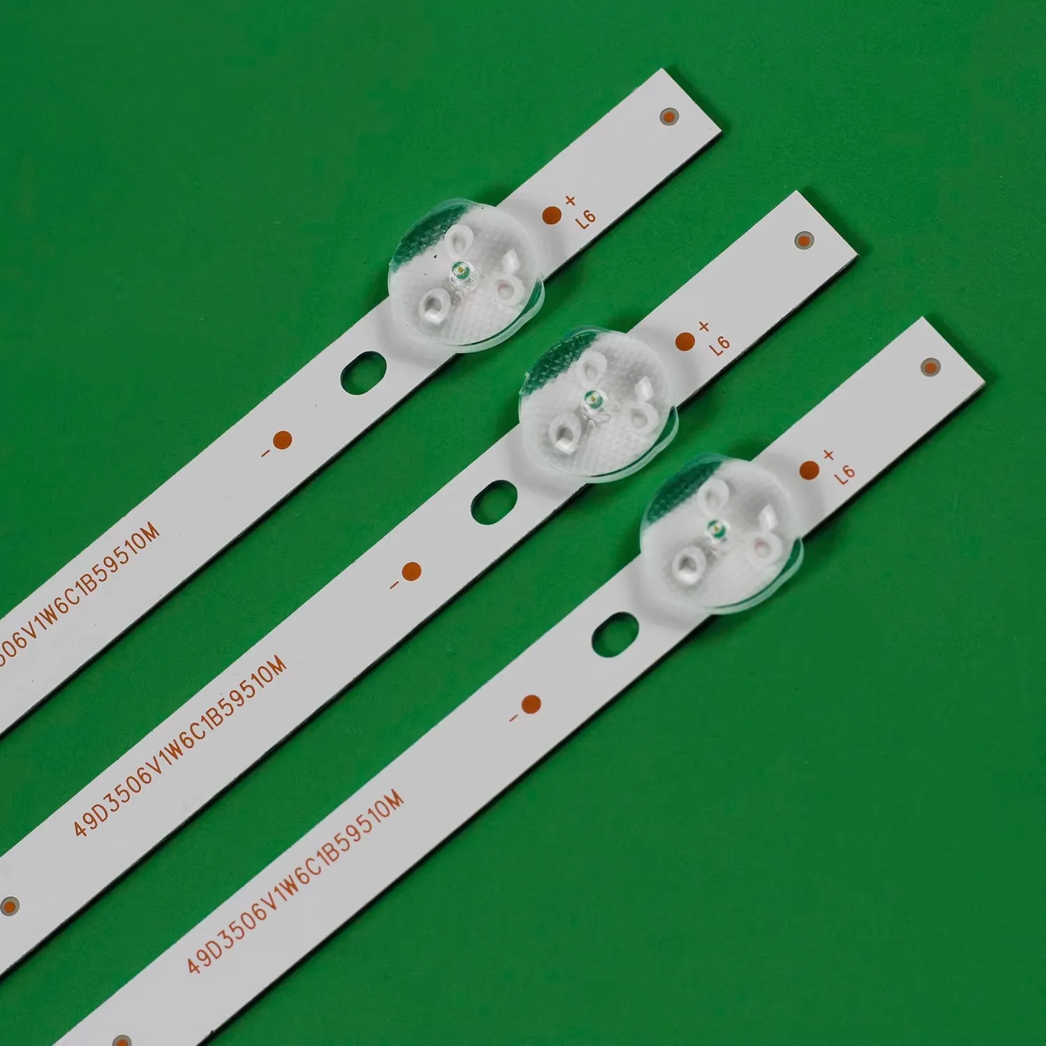 Applicable to Changhong LED 32860 L3210 light strip HY-U320A1 B35638803 235638410