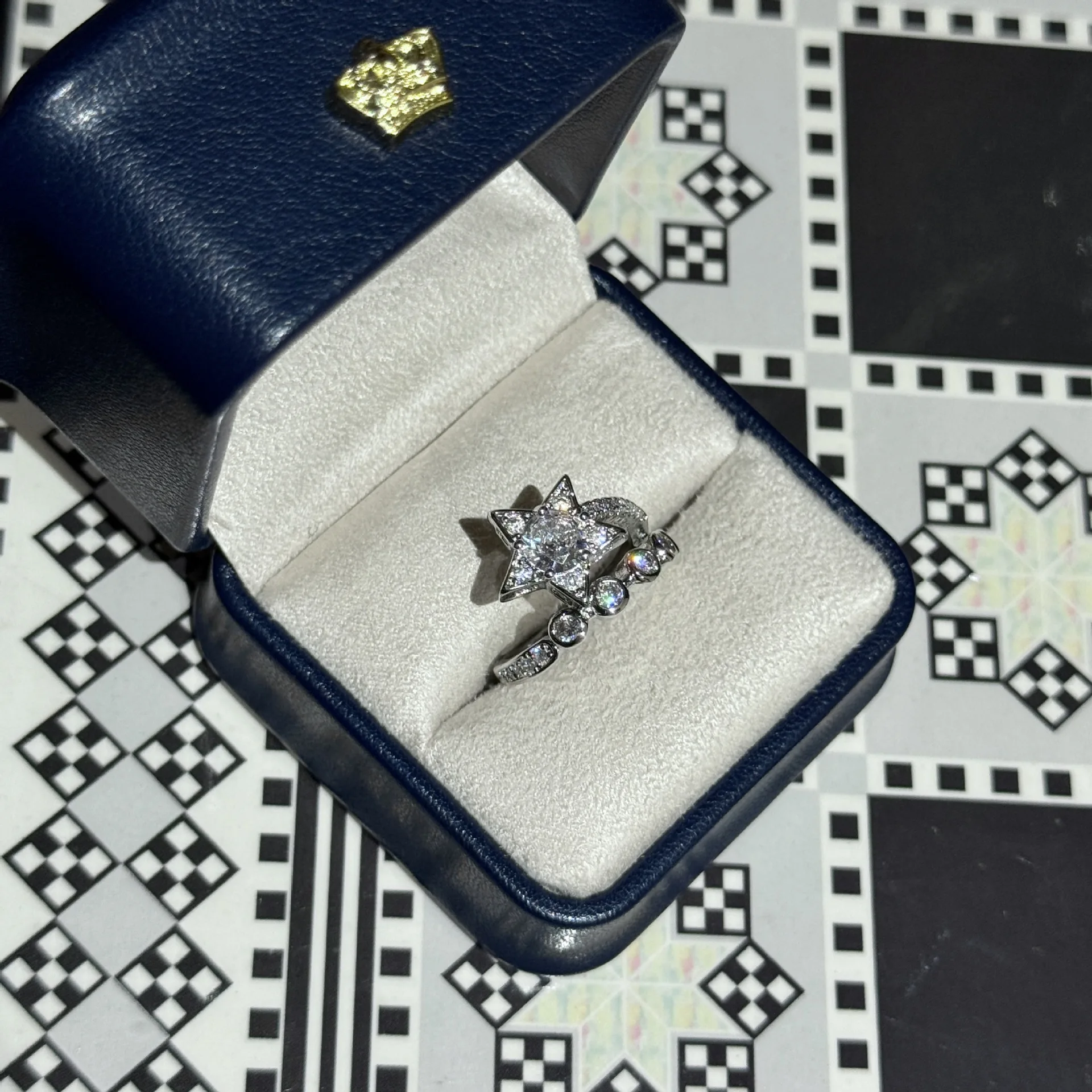 Creative inlay diamonds exquisite star ring double-layer circle light luxury high-end fashion ring adjustable wedding jewelry