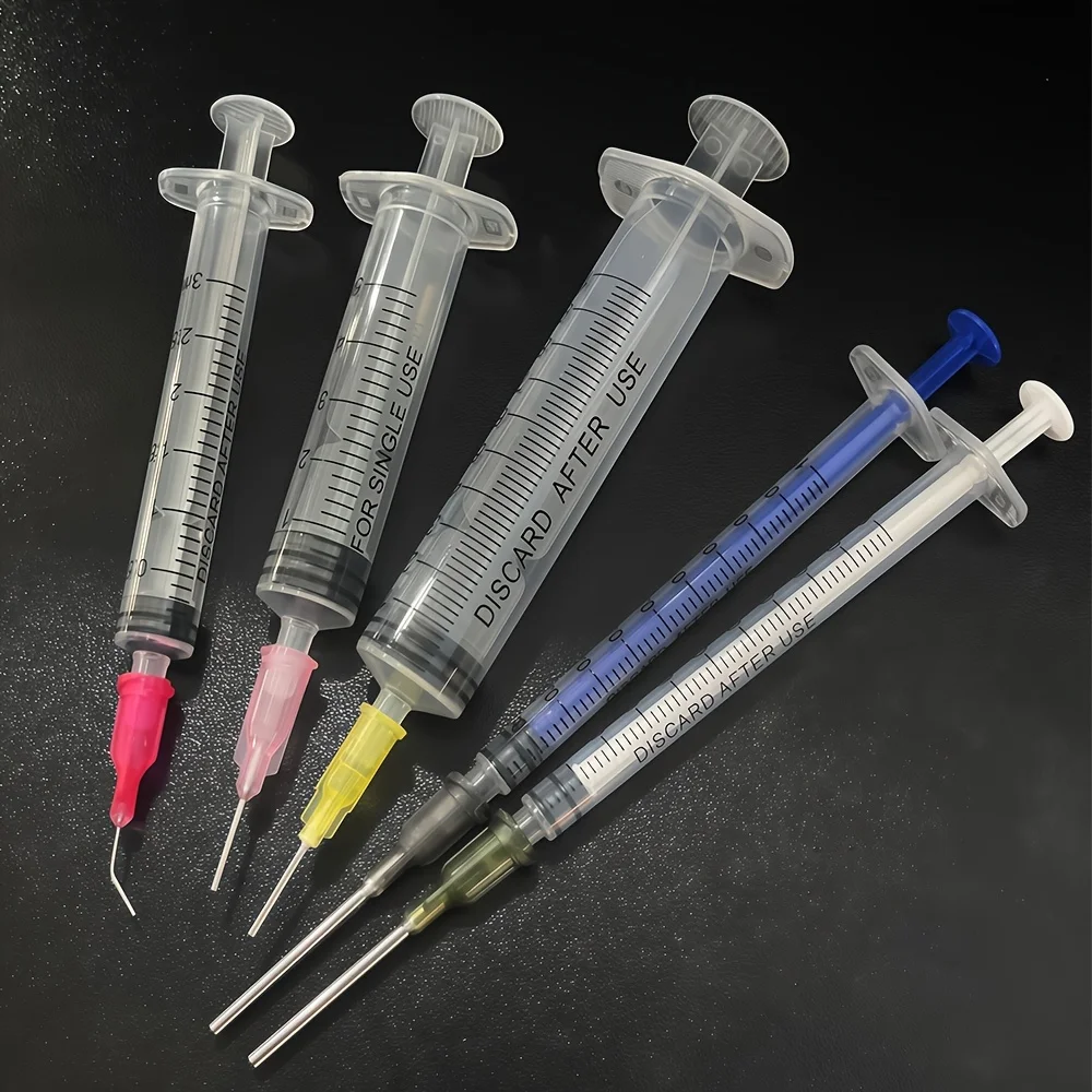 A Set of Precision Laboratory Syringes with Various Accessories, Suitable for Scientific Laboratories, Measuring Liquids, Feeding Pets, Epoxy Resin, Watering, or Applying Oil or Glue