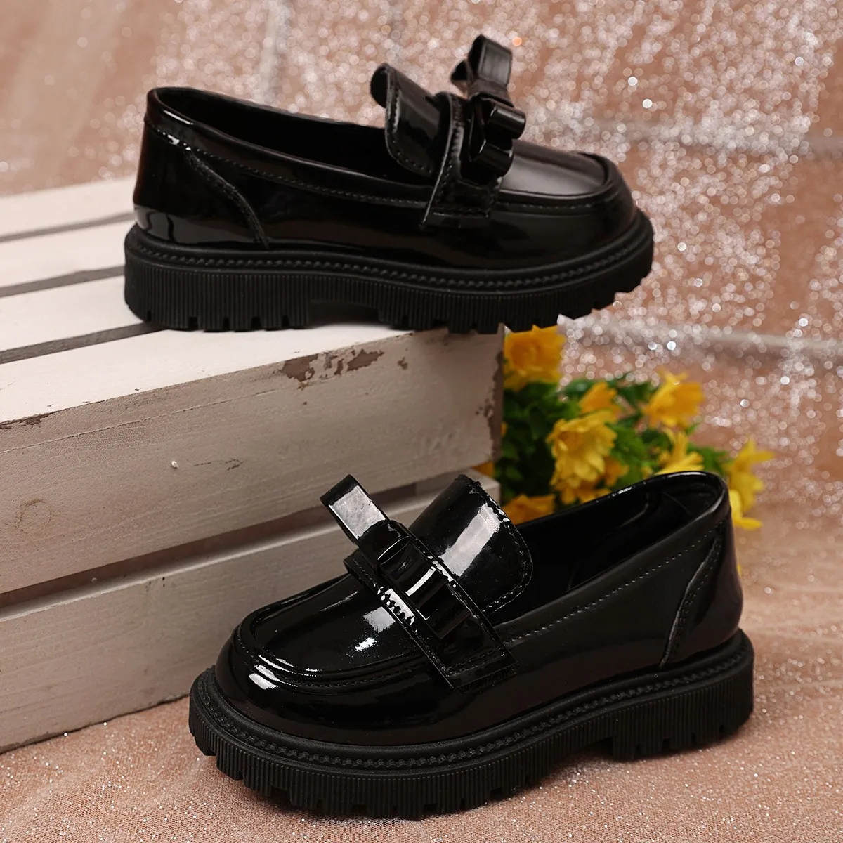 

2025 Spring Autumn Girls Flats for School Students Black Uniform Shoes Round Toes Glossy Children Leather Shoes British Style
