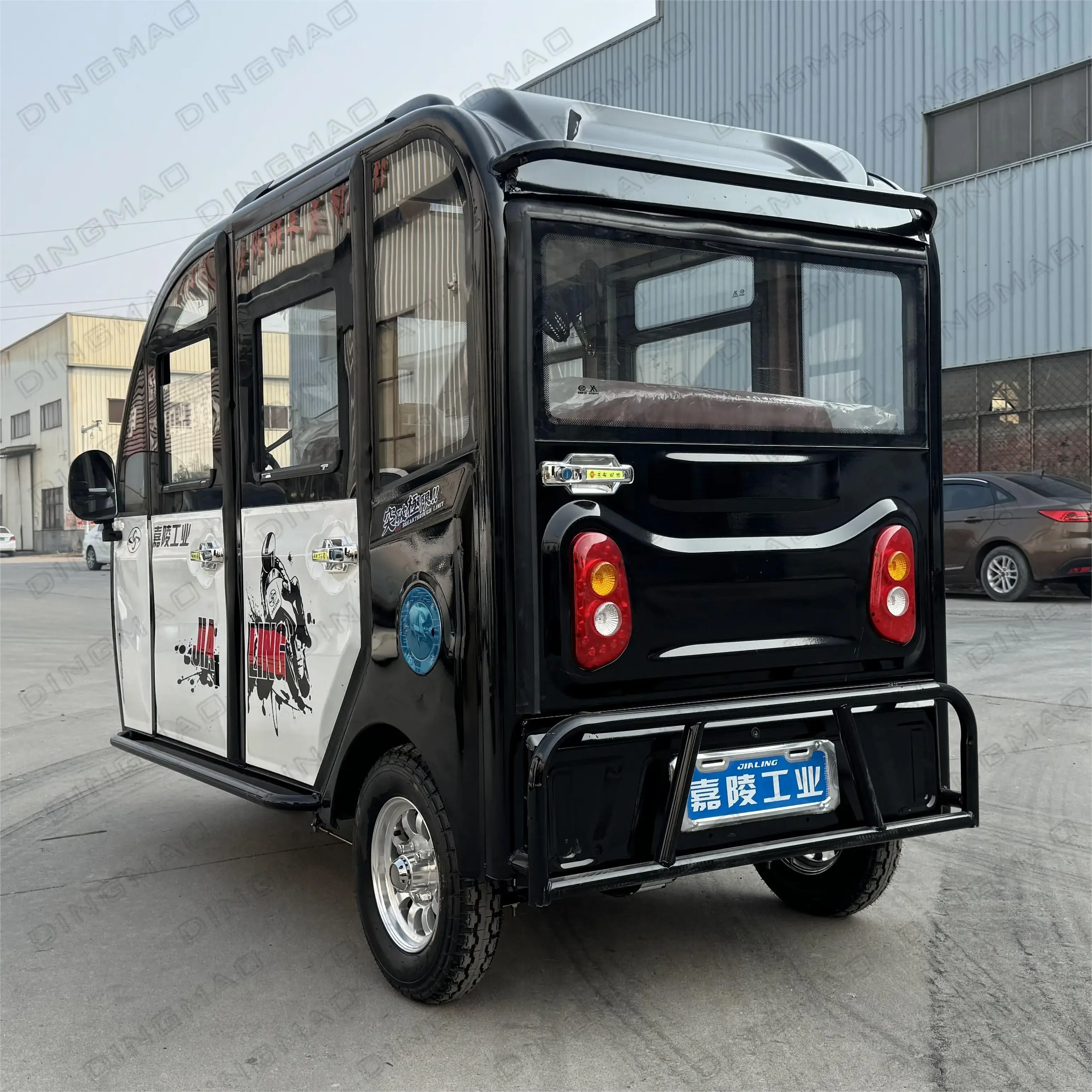 LB-ZR5D E-Rickshaw Electric Tricycle Closed Cabin Safe Speed Suitable with Children