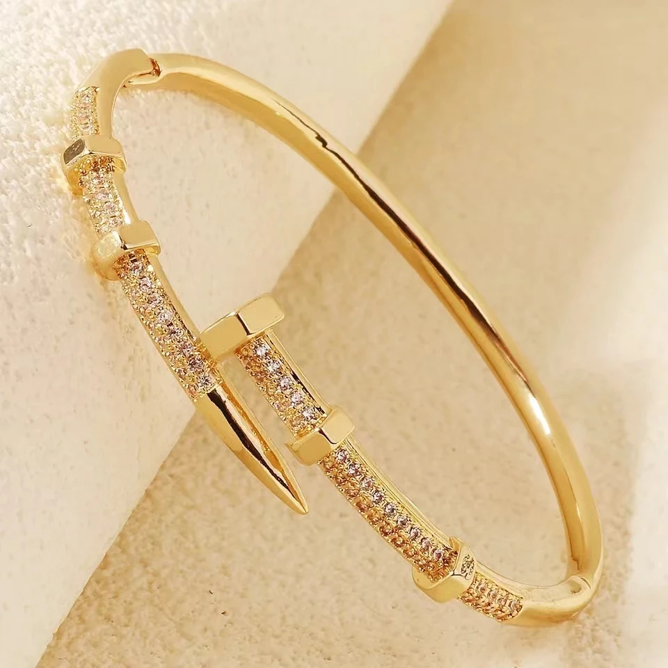 Classic Woman's Nail Shaped Open Bracelet Luxurious Gold Color Sparking Zircon Bracelet For Fashion - forward Events