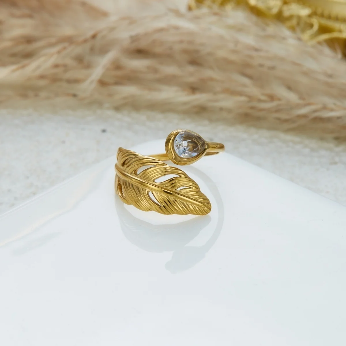Französische Vintage-Fingerringe mit hohlem, gewelltem Design, imitierten Perlen und Spiralblatt-Motiven für Damen und Herren, im Nischenstil, geometrischer Ring, ästhetischer Schmuck. – Detail 25