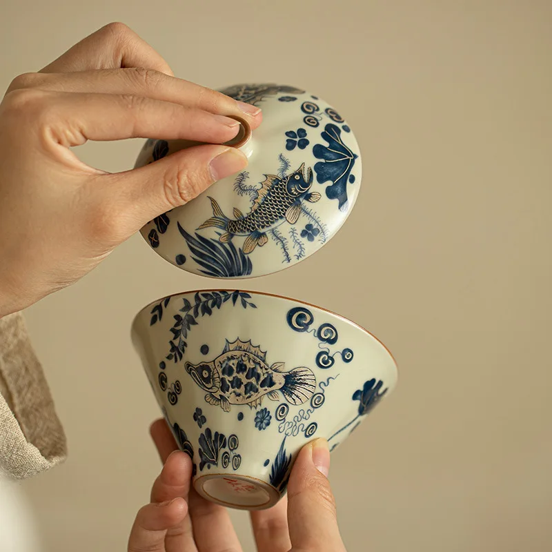 Jingdezhen blue and white fish and algae pattern Sancai cover bowl household high-end ceramics