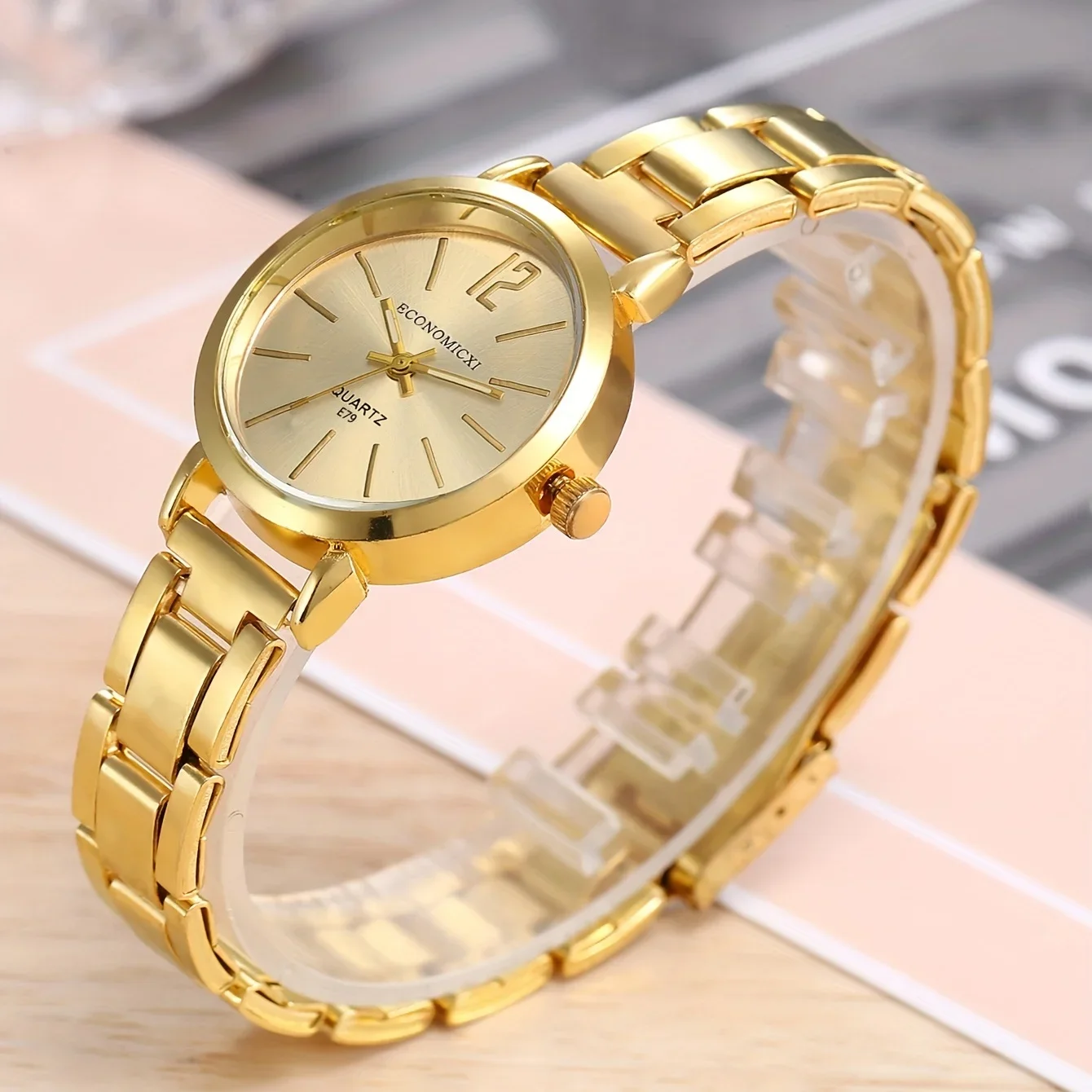 Montre à quartz Hip Hop Glamour pour femme, ensemble de bracelets d'amour enchantants, accessoire de mode doré, cadeau de la Saint-Valentin, ensemble de 2 pièces