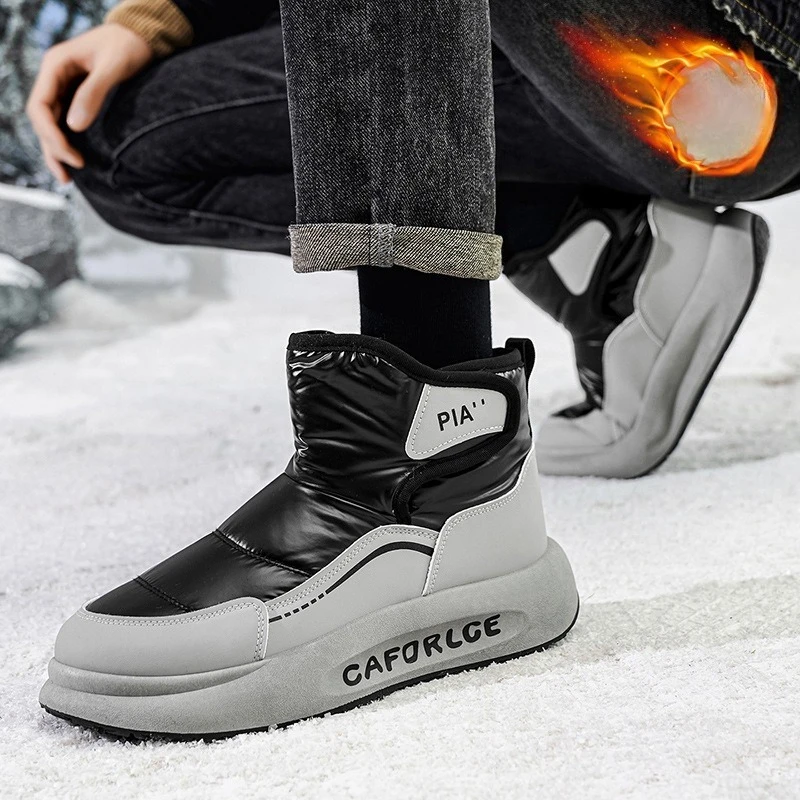 أحذية رجالية قطنية سميكة من القطيفة على الموضة رائجة البيع أحذية ثلج شتوية مضادة للانزلاق للرجال