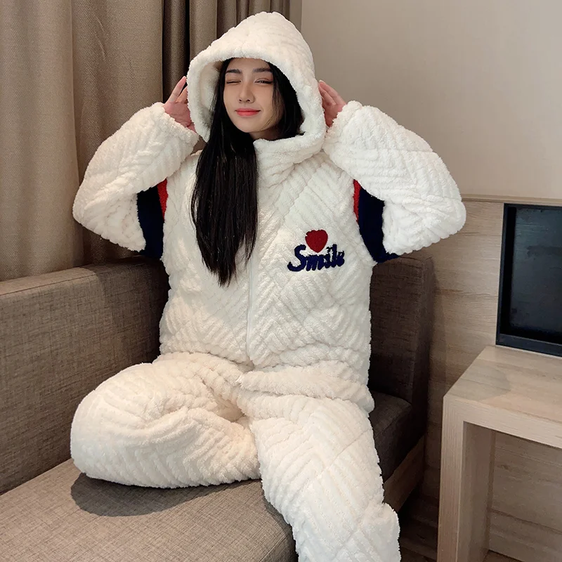 

Pajama Sets Embroidered Women Velvet Red Splicing Thermal Elastic Waist Round Neck Cap Sleeve Bermuda Shorts Winter Friend Unise