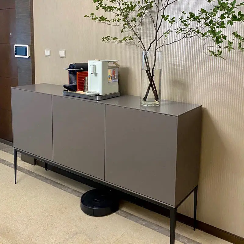 Italienischer minimalistischer Eingangsschrank