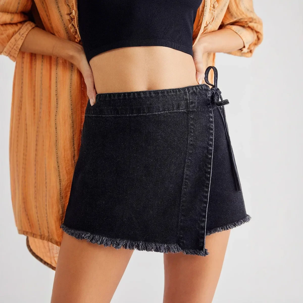 

Высококачественная сексуальная джинсовая юбка трапециевидной формы неправильной формы. Модные джинсовые юбки до половины тела для женщин весной и летом. Горячий костюм девушки