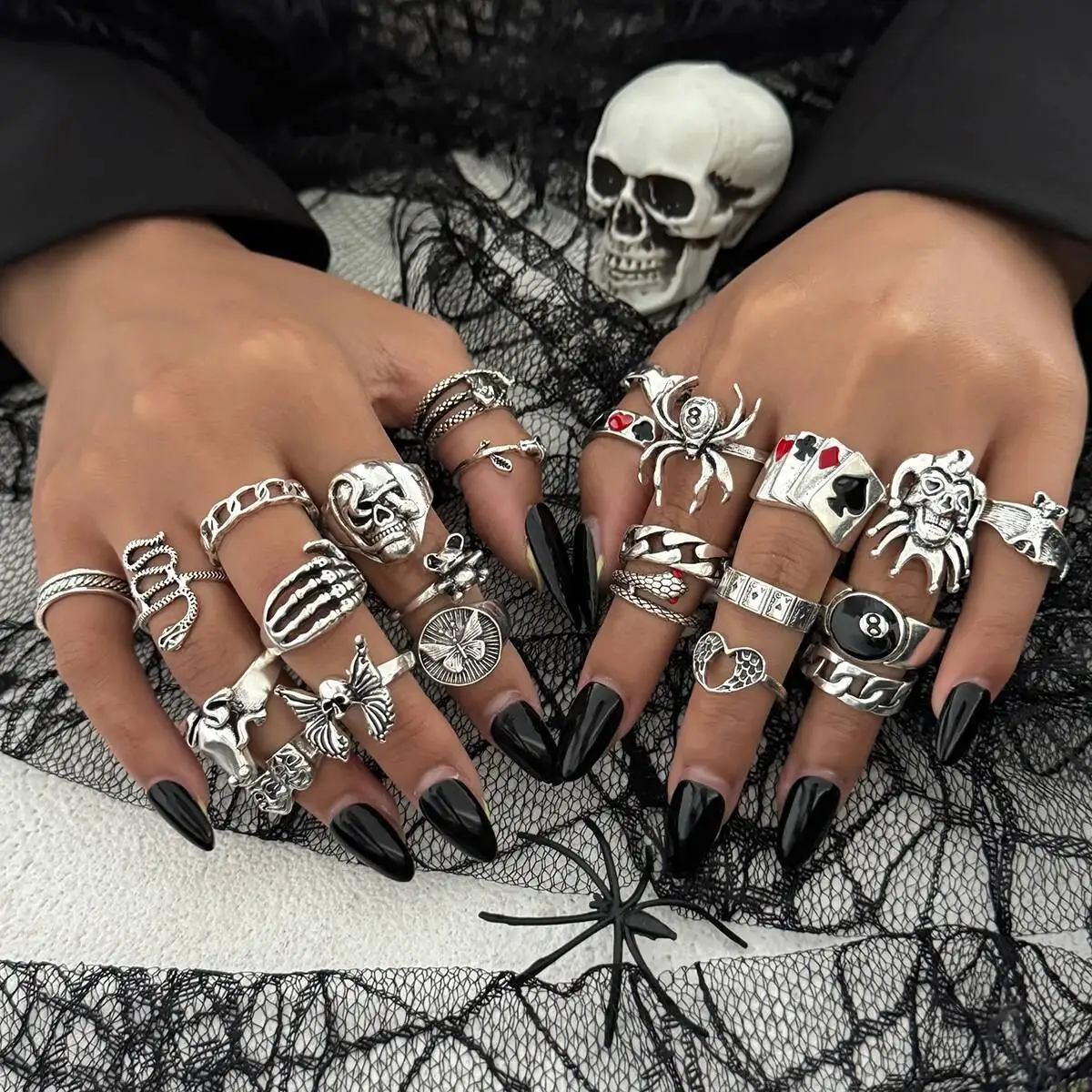 

2025 New Gothic Exaggerated Skull Spider Unisex Ring Set Men Vintage Creative Silver Color Halloween Party Ring Jewelry
