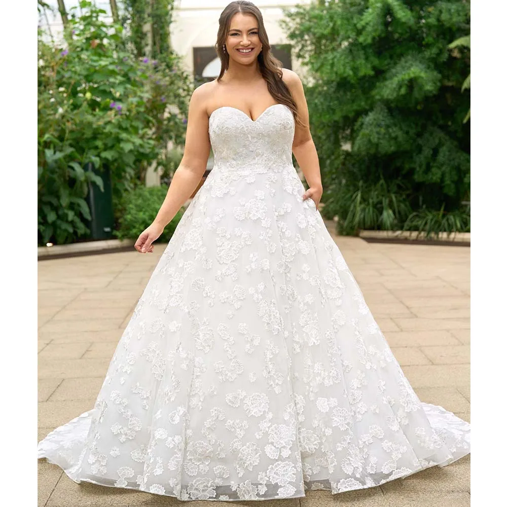 Plus-Size-Hochzeitskleider für die Braut, glitzernde, herzförmige A-Linien-Brautkleider, ärmellos, mit Applikationen, individuell gestaltet