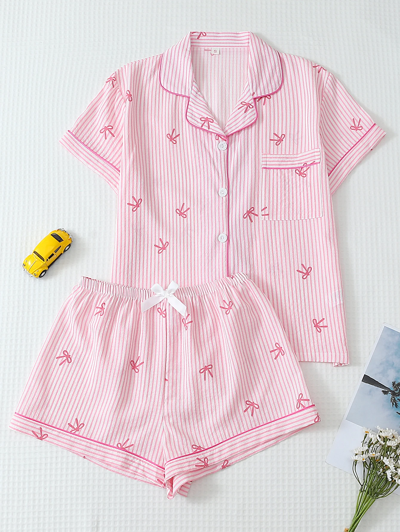 Two-Piece Comfortable Striped Heart-Pattern Lapel Button-Down Short-Sleeve Top with Pockets and Bow-Knot Shorts Spring/Summer Women's Pajamas Loungewear Set Suitable for Home Use