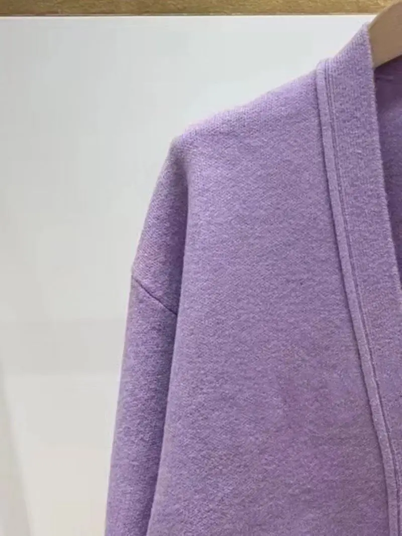 Cardigan in maglia viola da donna con ricamo a lettera tasche grandi monopetto con scollo a v manica lunga Casual autunno inverno 2024 maglione