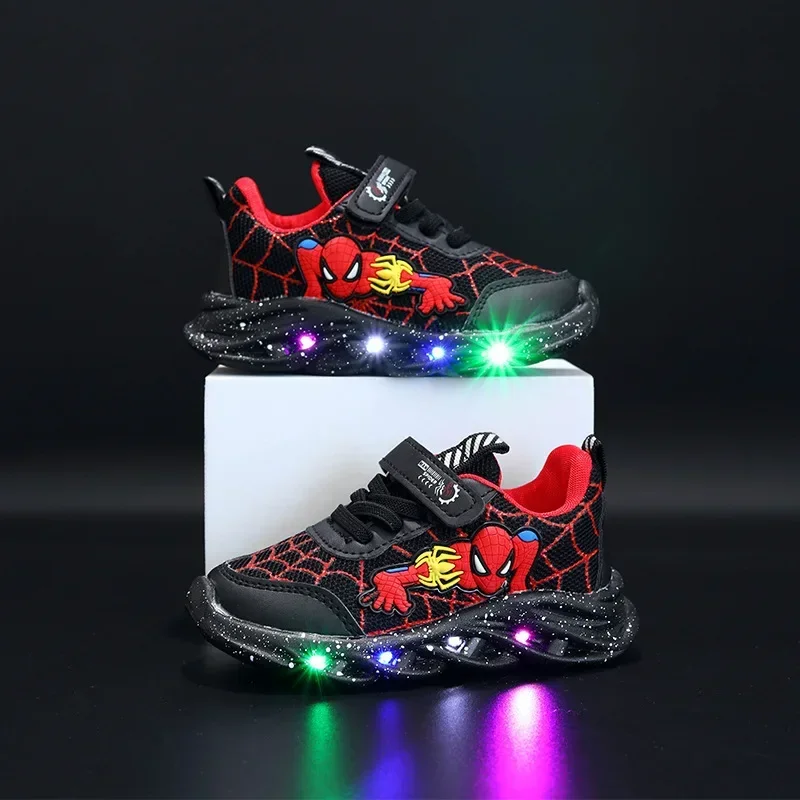 Disney LED Casual Sneakers rosso nero per ragazzi primaverili Spiderman Mesh Outdoor Shoes bambini scarpe antiscivolo illuminate taglia 21-30