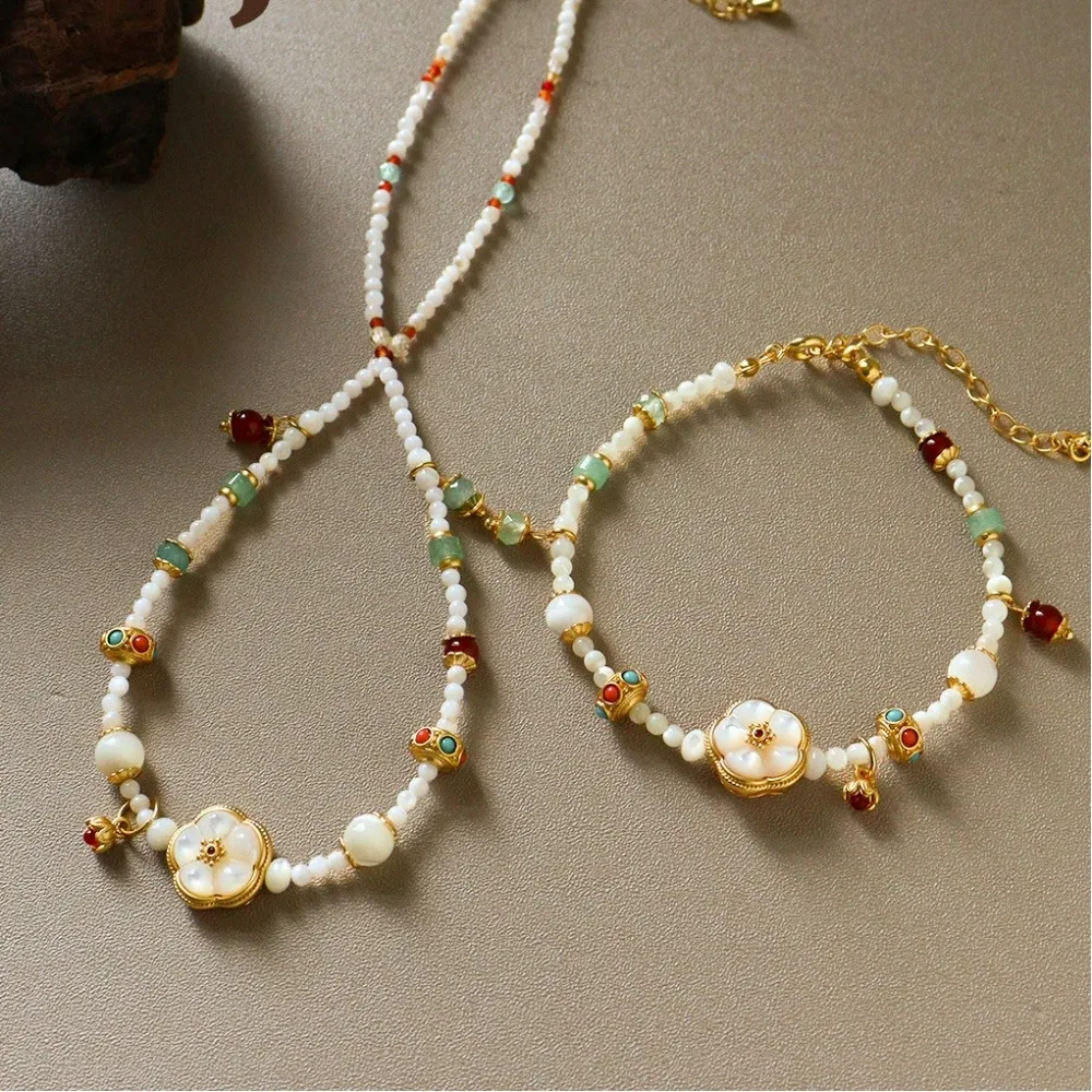 

New Fashionable Temperament Shell Colorful Flower Beaded Necklace Light Luxury Niche High-end Clavicle Chain Jewelry for Women