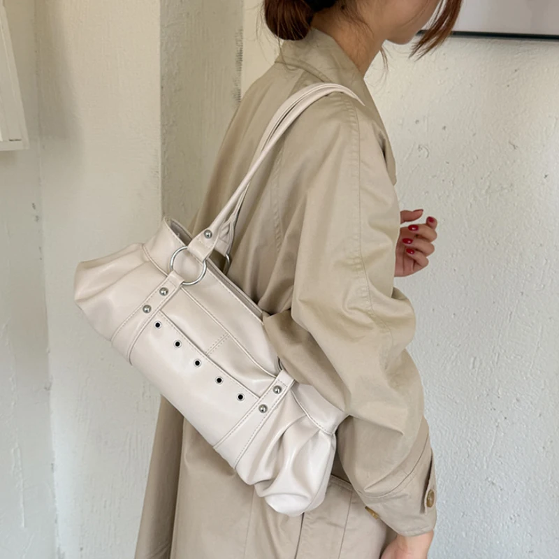 Metallnietenverzierte Unterarm-Schultertasche, Damen Einfarbige Preppy Pendler-Handtasche mit Nieten-Dekor, Koreanische Y2k Mädchen Weiche Casual Tragetasche – Detail 18