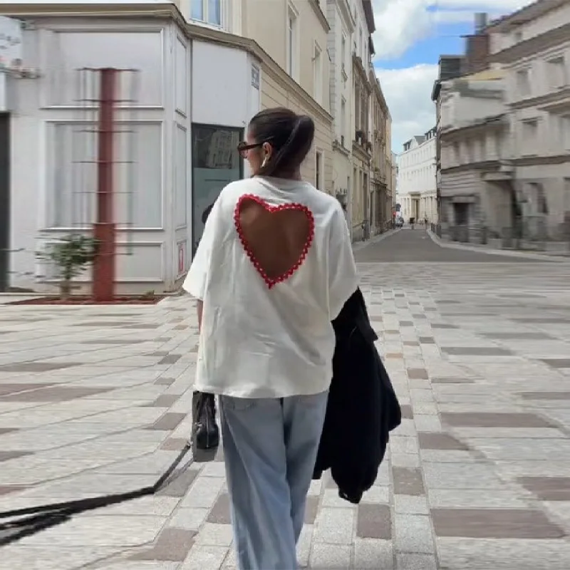 

Women White Loose T-shirt With Red Heart Hollow Back Short Sleeve Loose Casual Top Streetwear Y2k Tee For Daily Wear