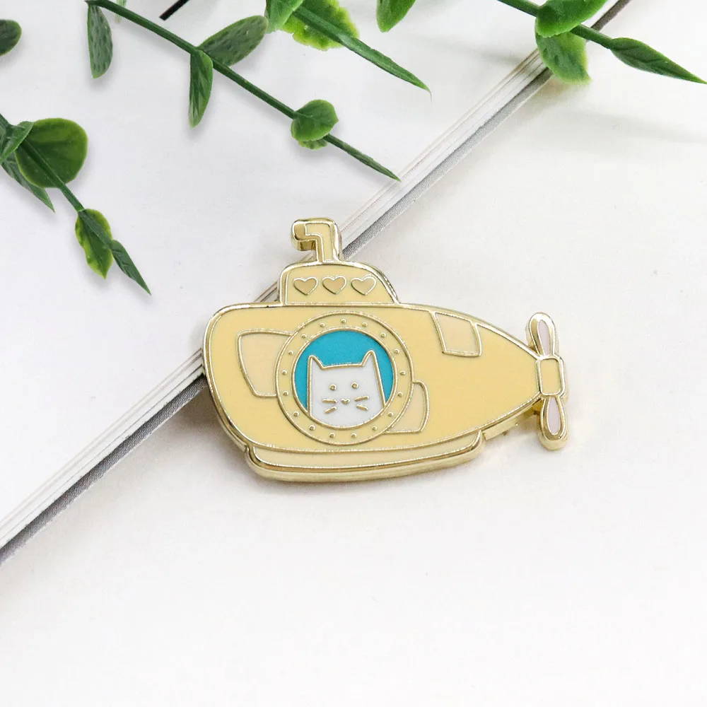 Chat animal broche drôle chat avion volant mignon animal de compagnie chaton collier broche accessoires alliage badge