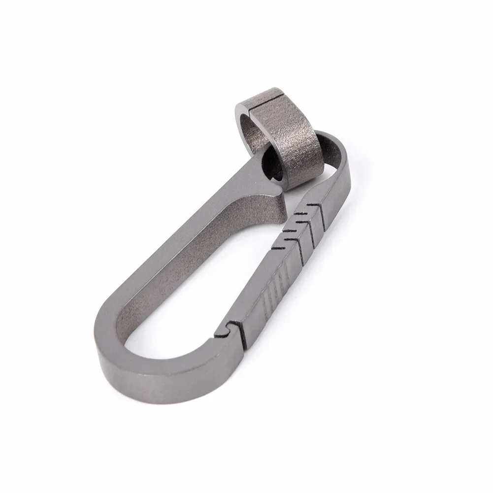 

Durable Practical Useful Car Keychain TC4 Titanium Alloy Carabiner Clip Hanging Holder Pendant Waist Accessories