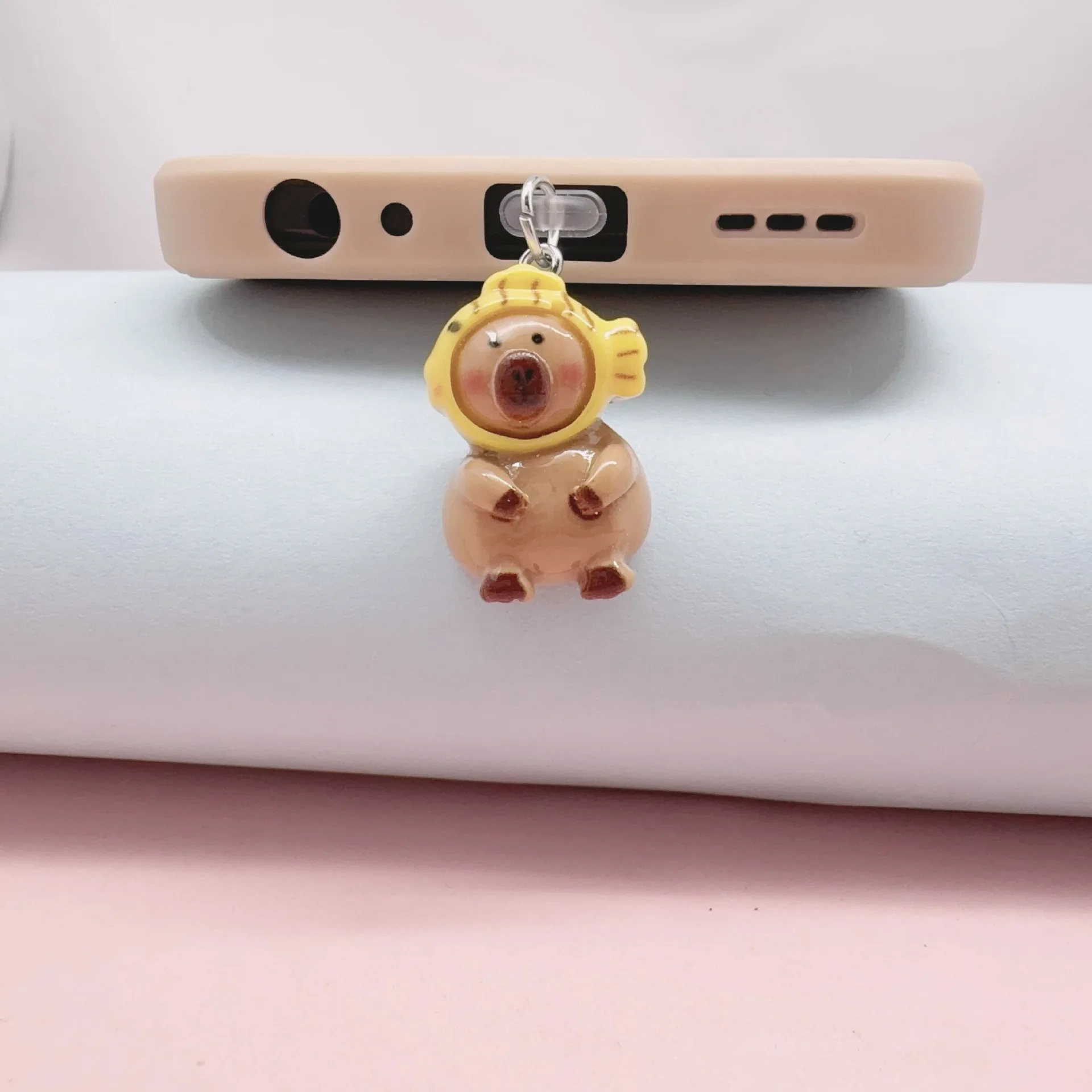 Cute Capibala Phone Dustproof Plug Charging Point Cap Pendant Type-C and ISO Interface Cartoon Phone Dust Plug Pendant ﻿
