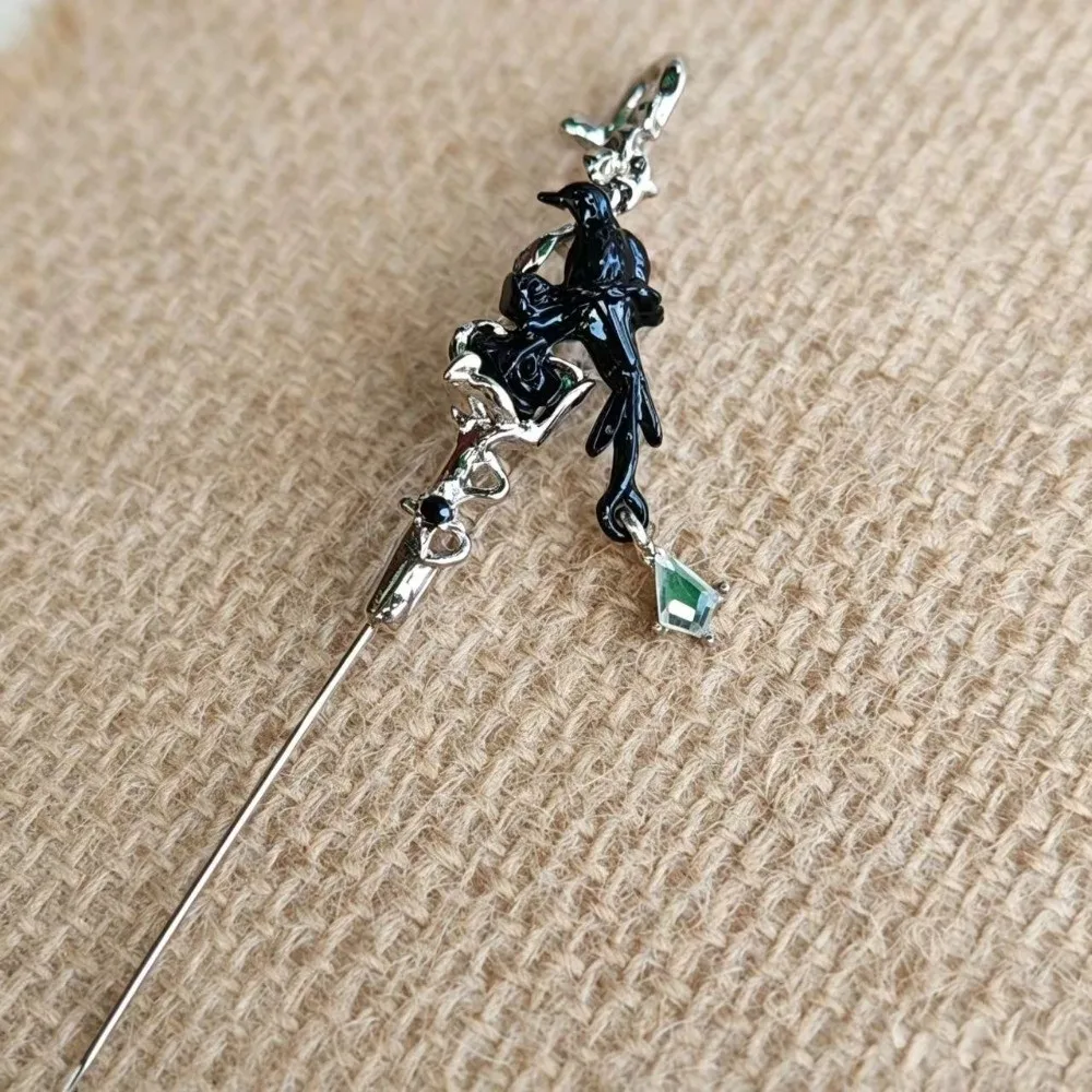 Vintage Crystal Rhinestone Thorn Piercing Earring Black Silver Colors Crow Ear Pin Red Lightweight Ear Stick Statement Jewelry