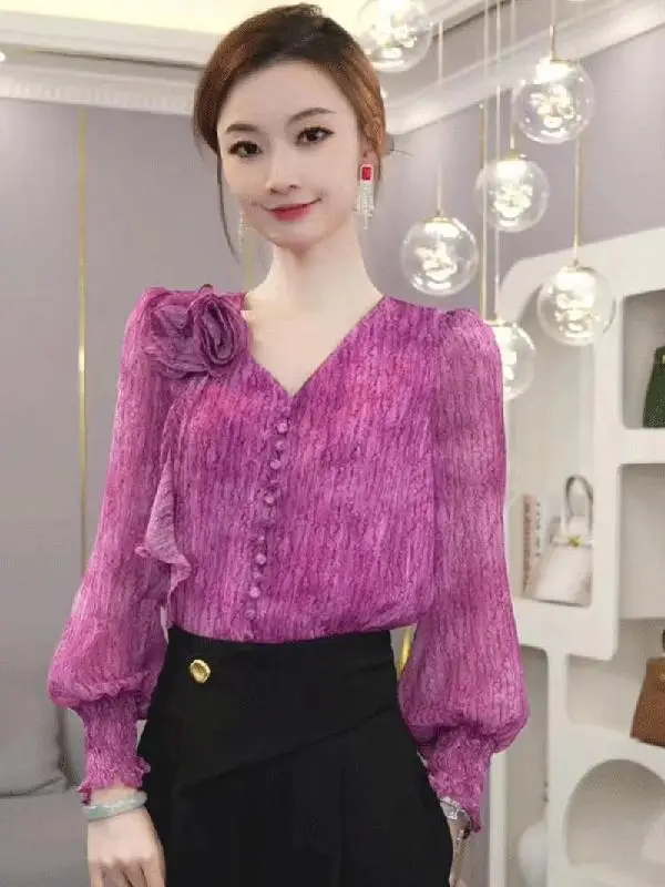 Small Shirt New 2024 Hot Fashion Western Style European Early Spring Chic Top French Beautiful V-neck Purple Shirt