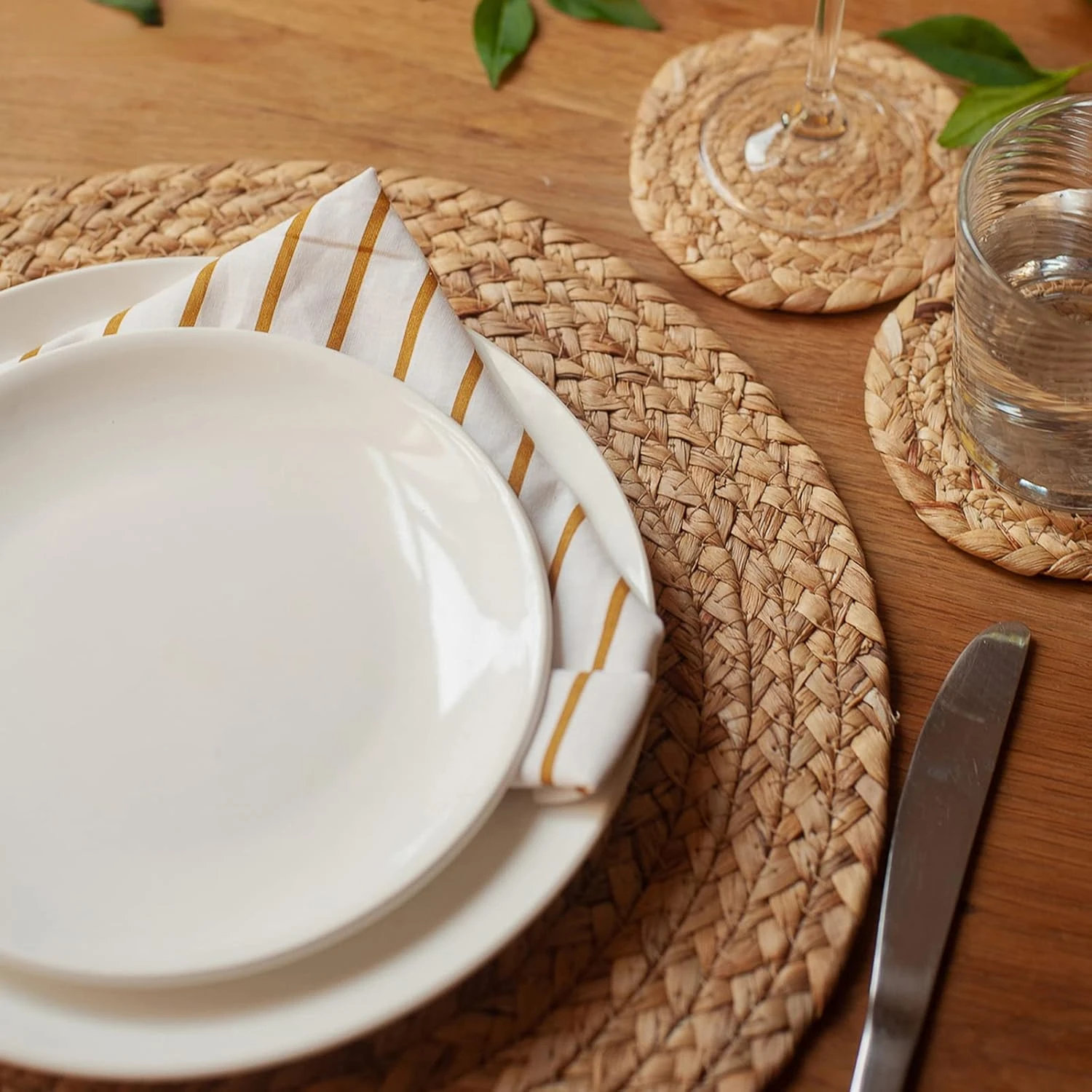 

Boho Round Woven Placemats Set of 6 Natural Water Hyacinth Table Mats with Coasters 30CM Farmhouse Braid Rattan Wicker Placemats