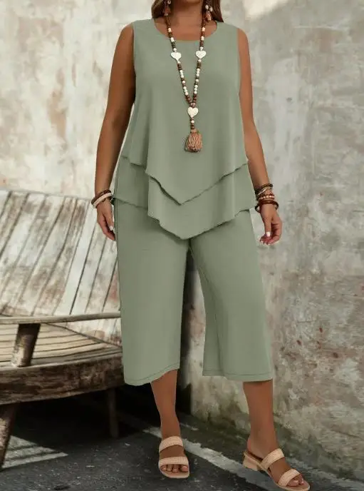 

Summer Women's Plus Size Solid Color Round Neck Sleeveless Top and Straight Leg Cropped Pants Set, Casual Loose 2-Piece Set
