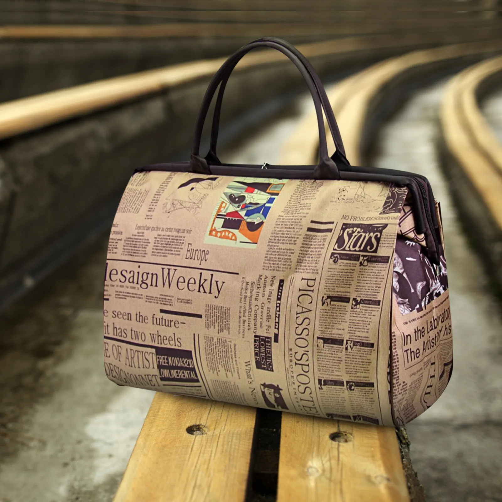 Women Waterproof Handbag Travel Bag Newspaper Printed Vintage Bag Fashion Women\'s Handbag Fashion Handbags Men Travel Bags