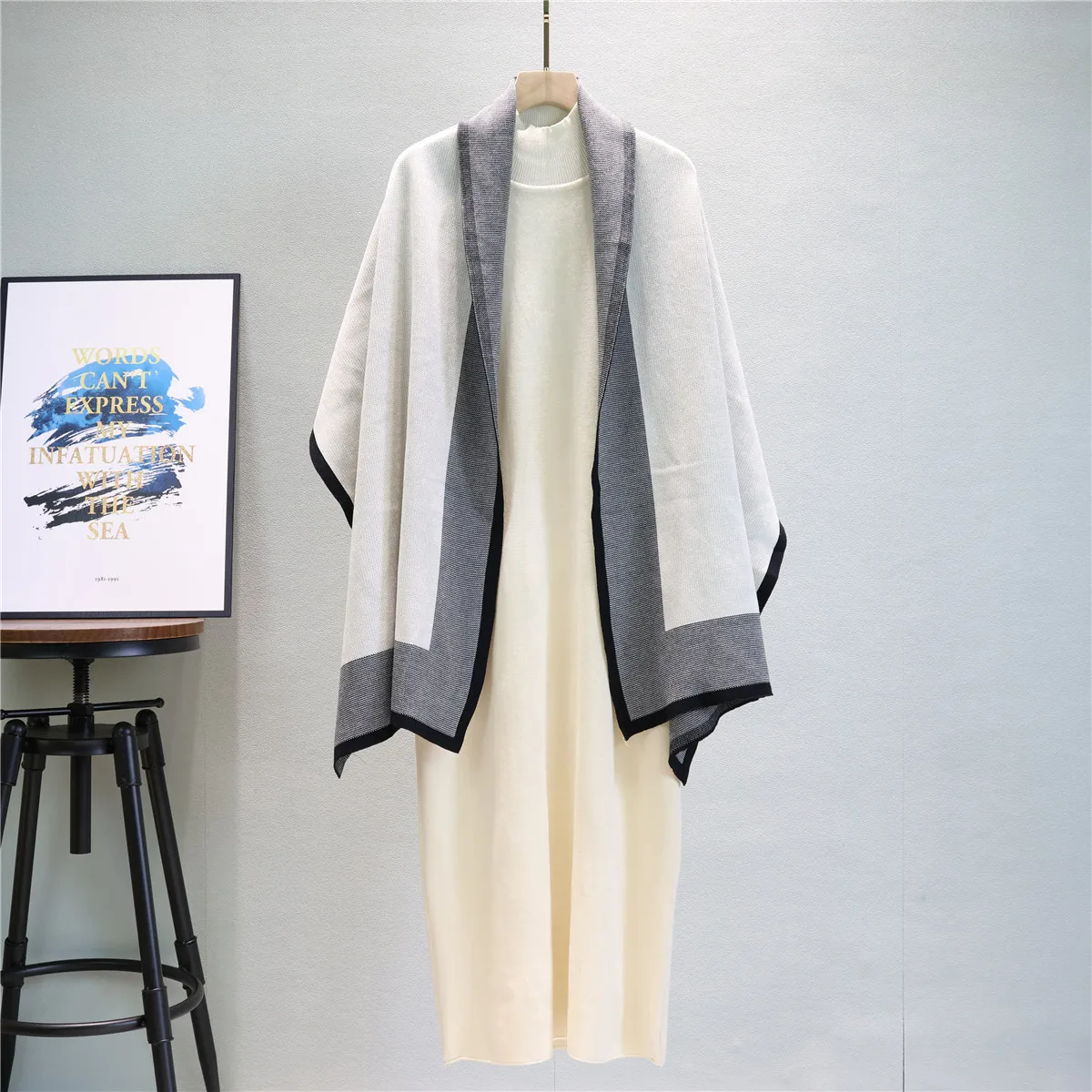 

Осенне-зимний женский комплект: кардиган-шаль, вязаное платье, эластичный свитер с высоким воротом и облегающая юбка – элегантный комплект из двух предметов