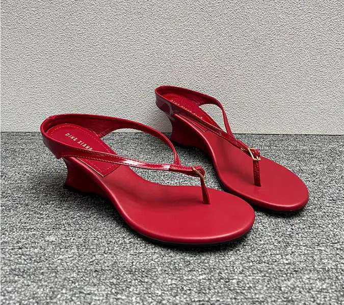 Luxury Designer Wedge Women's Flip Flops Slippers 6cm High Heel Clip Toe Sandals Fashion Buckle Red Chunky Slides шлепки женские