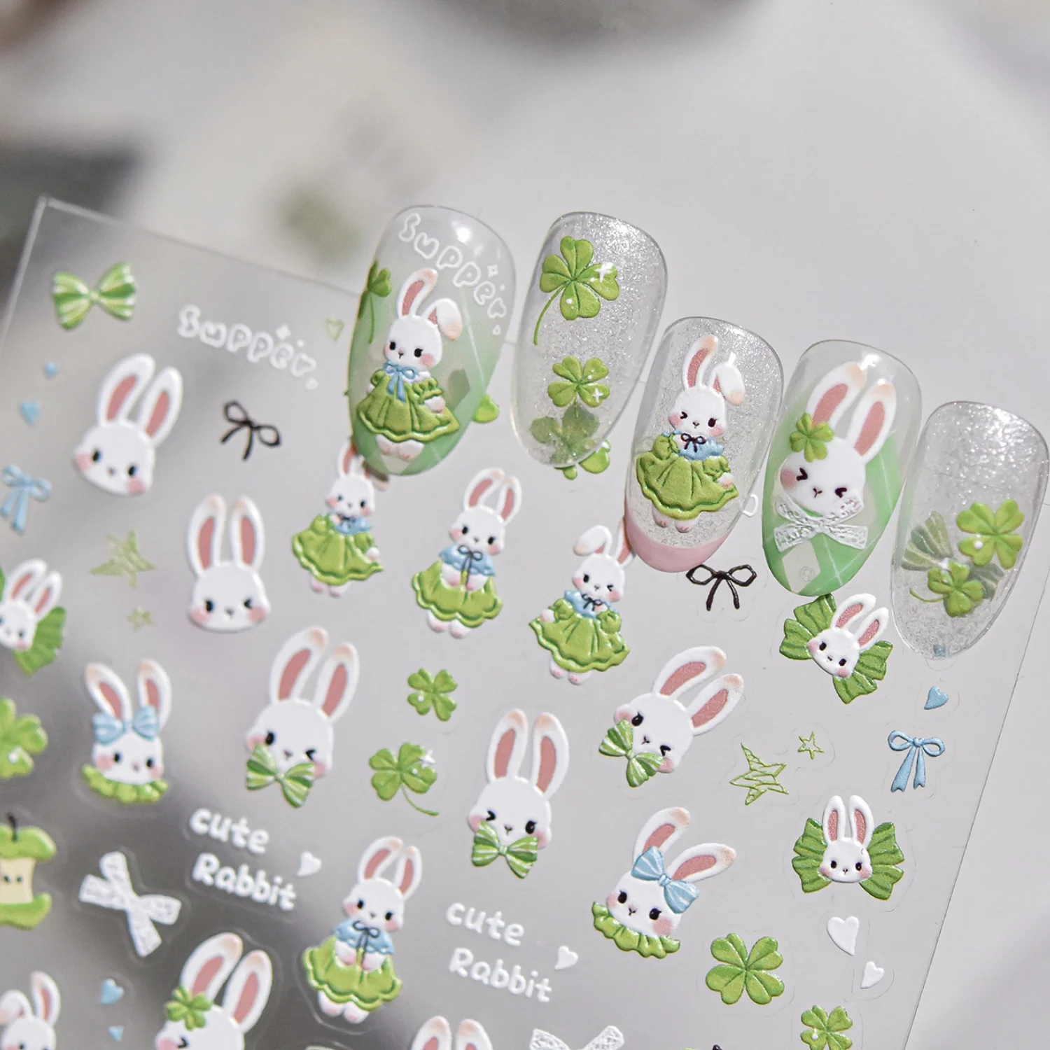 Fresh Garden 5D Nagelkunst-Aufkleber Grüner Hase Kleeblatt Grüner Apfel Blaue Schleife Frühlingsstil Selbstklebende Nagelsticker Maniküre DIY