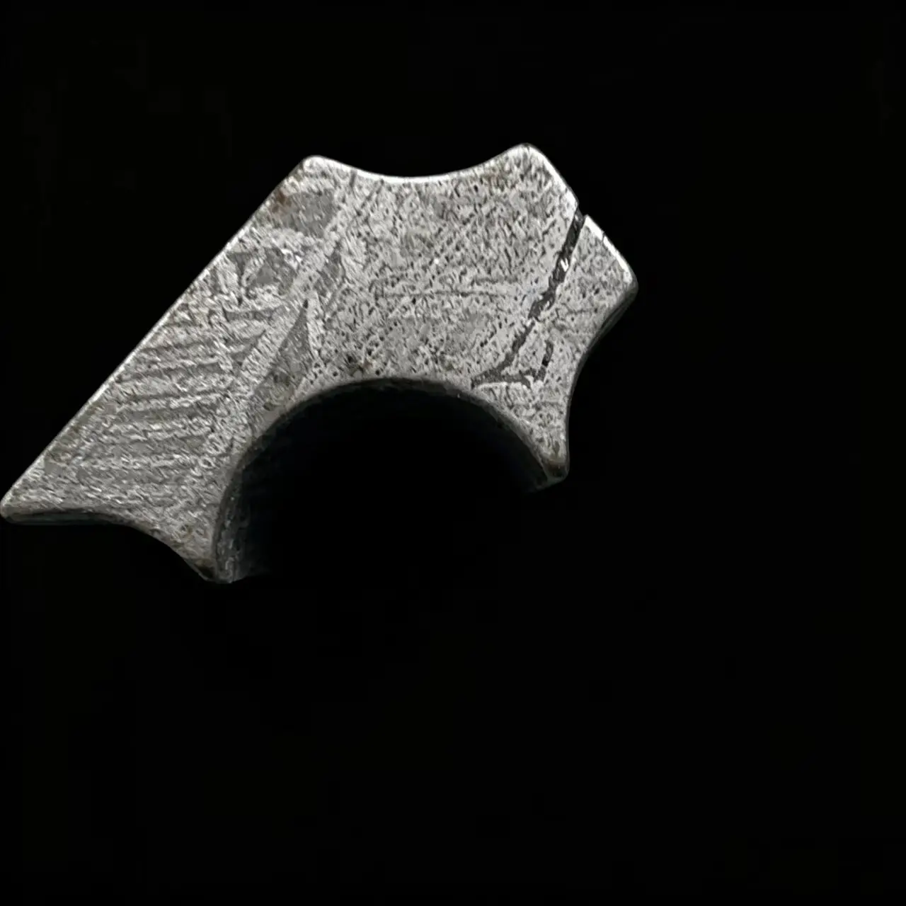 Natural Meteorite Irregular-shaped Specimen Altay Iron Meteorite Collectible Ornament Home Falling Stone Decorations About 65g