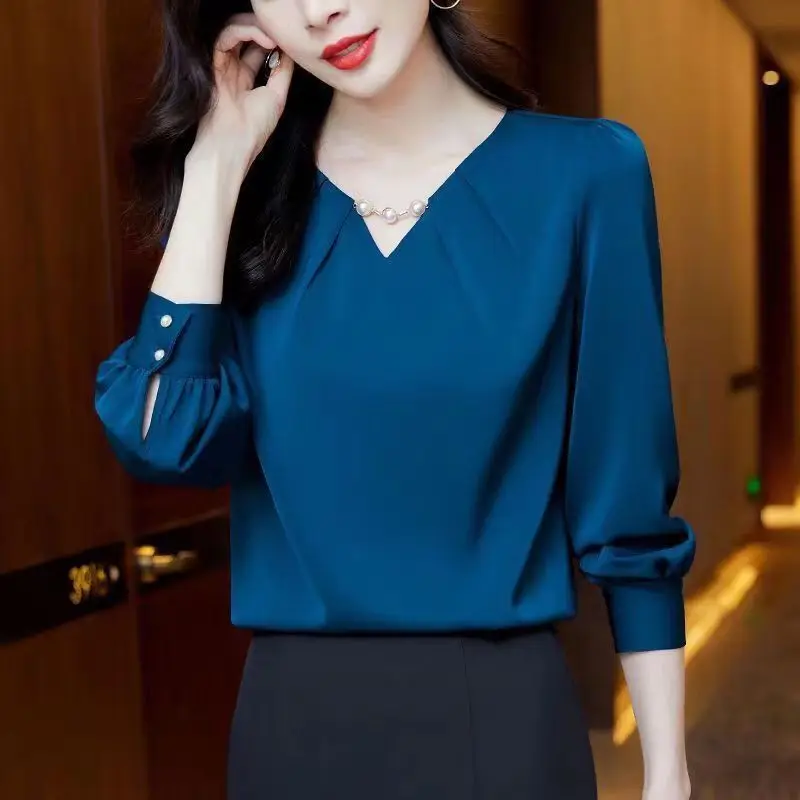 Office Lady Elegant V-Neck Shirt Female Clothing Folds Fashion Pearl Chain Spring Autumn Long Sleeve Loose Solid Color Blouse