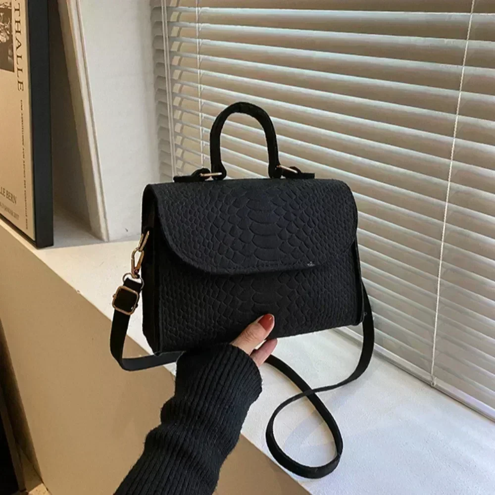 Fashion Women's Korean Popular Felt Crocodile Pattern Indentation High-quality Texture Temperament Versatile Square Shoulder Bag