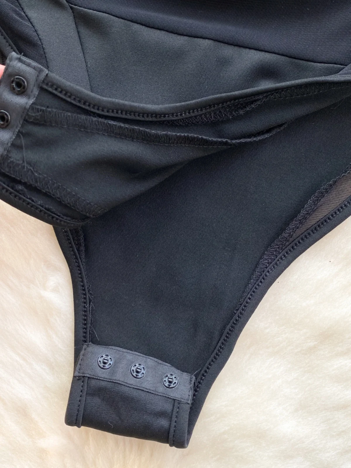 قميص نسائي طويل الأكمام قطعة واحدة، تصميم شبكي شفاف، سروال قصير بخصر عالٍ، تصميم مستقيم