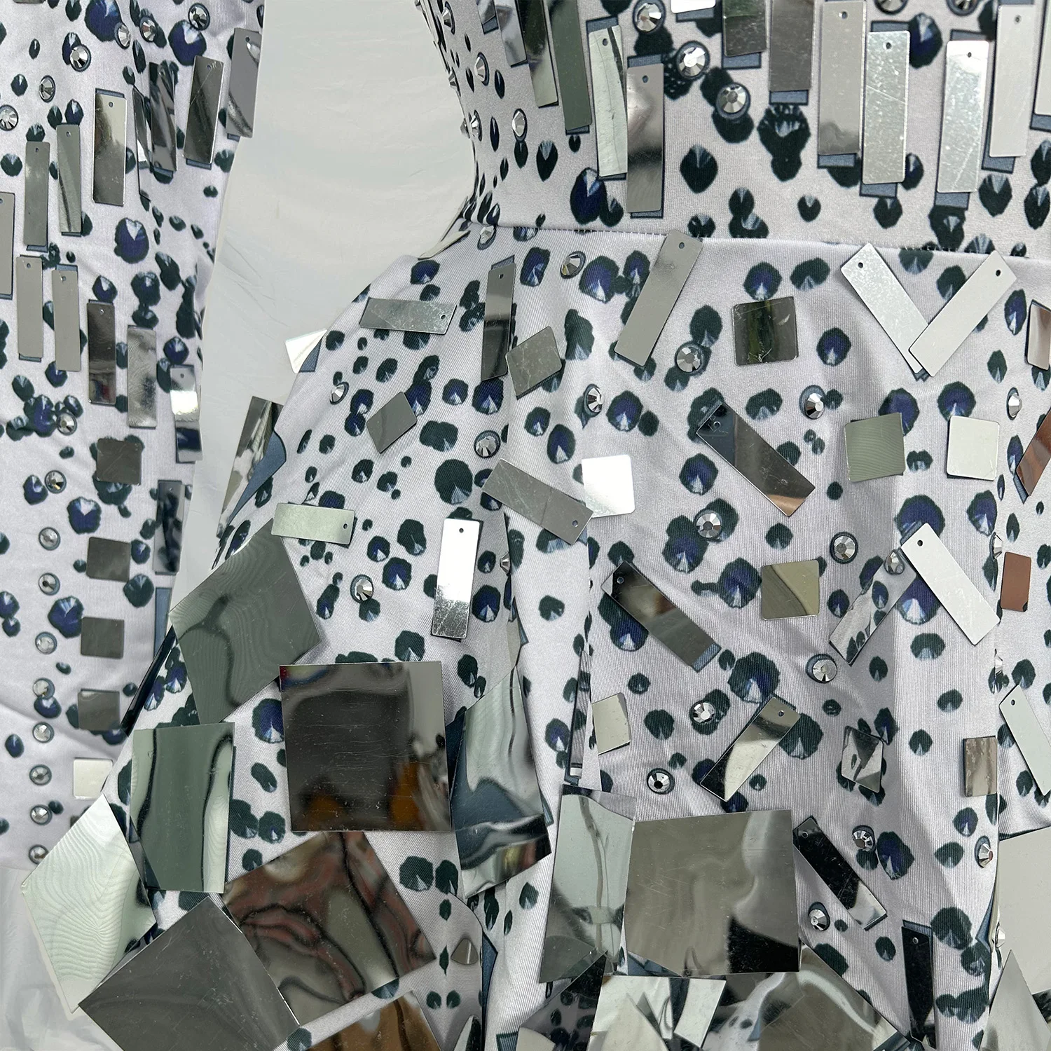 Xieshi Luxe Vrouwen Feestjurk Zilver Wilg Nagel Lens Hoge Elasticiteit Jurk Bar Stage Performance Jurk Verjaardag Prom Jassen