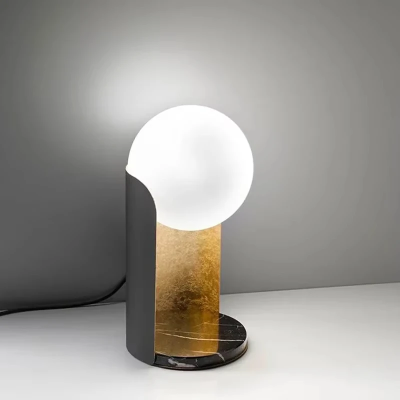 Luxury Floor Lamp Black Iron LED Nordic Living Room Hotel Bedside Floor Light Home Art Decor Standing Light Minimalist Desk Lamp