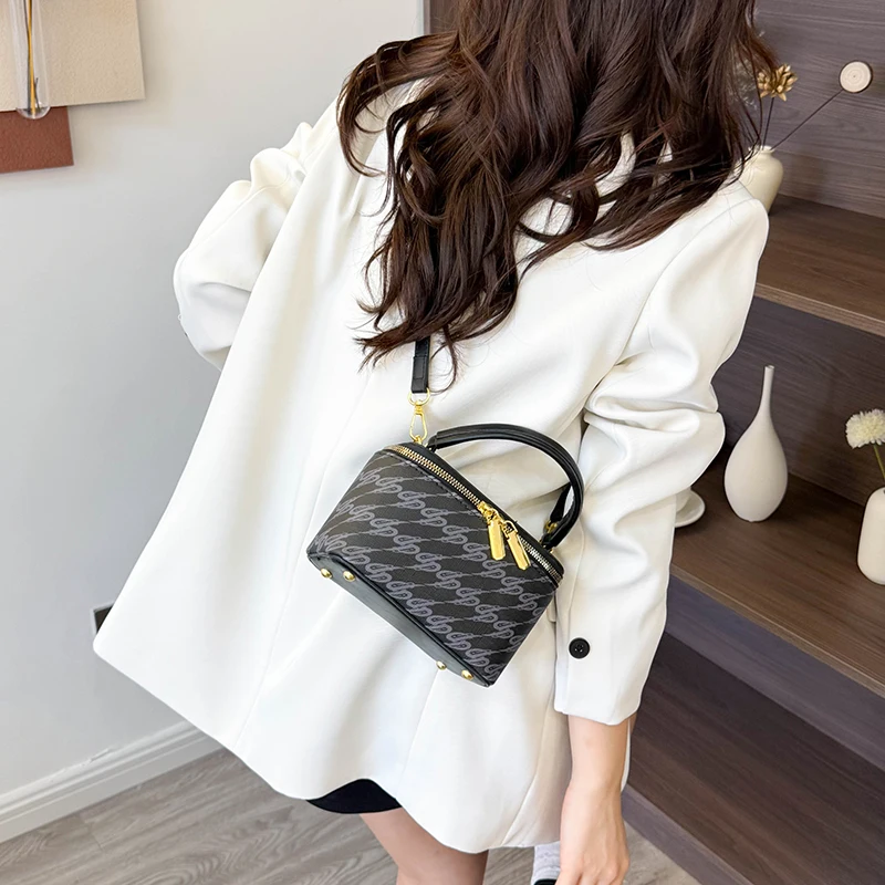 

Women's Shoulder Bag Leather Crossbody Handbag, Famous Designer Messenger Tote Popular Classic Elegant For Formal Occasions