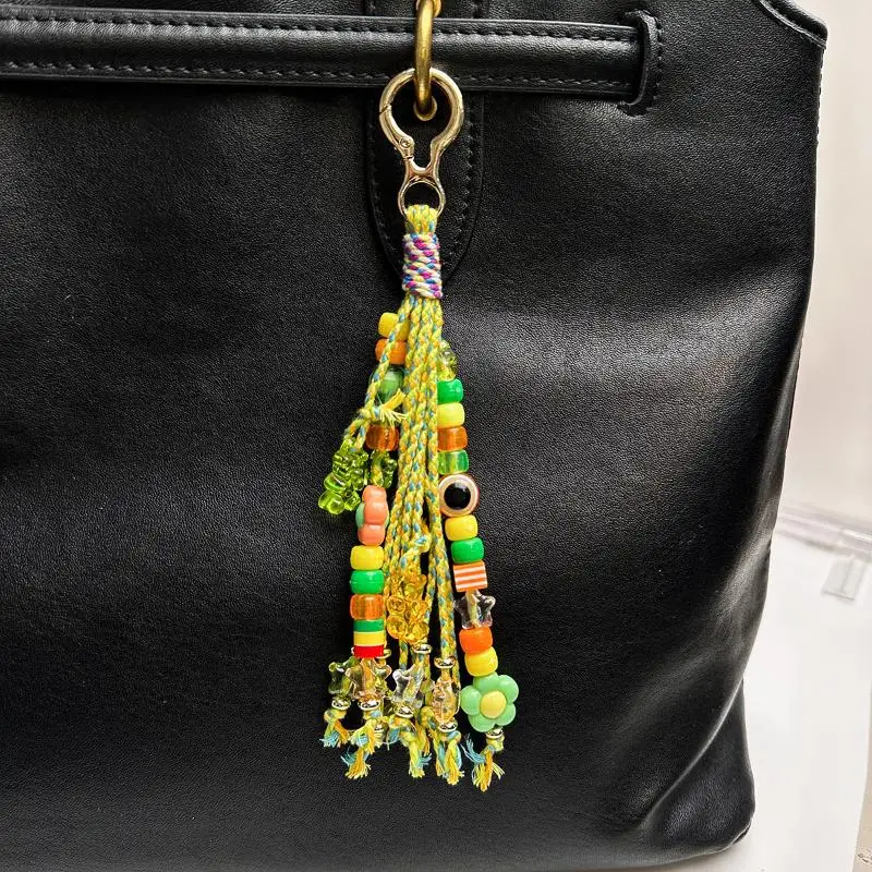 1 Stück Bunter Blumenperlen-Anhänger Schlüsselring Boho Handgefertigter Perlen-Quasten-Schlüsselanhänger für Damen Rucksack Taschen Accessoire Geschenk – Detail 7