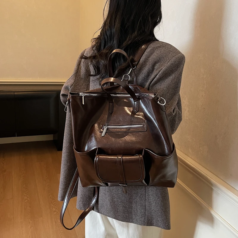 حقيبة ظهر نسائية كبيرة من جلد البولي يوريثان من Leftside 2025 فاخرة مصممة بعلامة تجارية جديدة فاخرة حقائب ظهر كلاسيكية بسيطة للسيدات #3