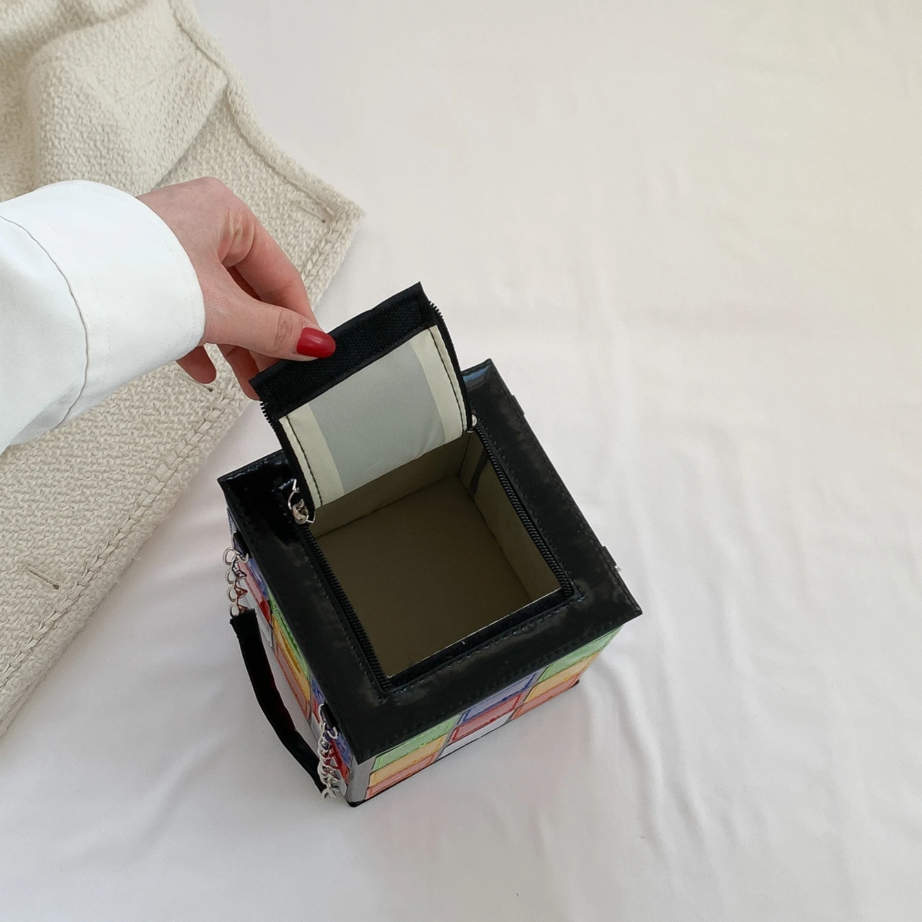 Women Chic Square Box Handbag PU Colorful Cube Clutch Bag Creative Cube Shape Clutch Purse Phone Wallet Purse with Chain Handle