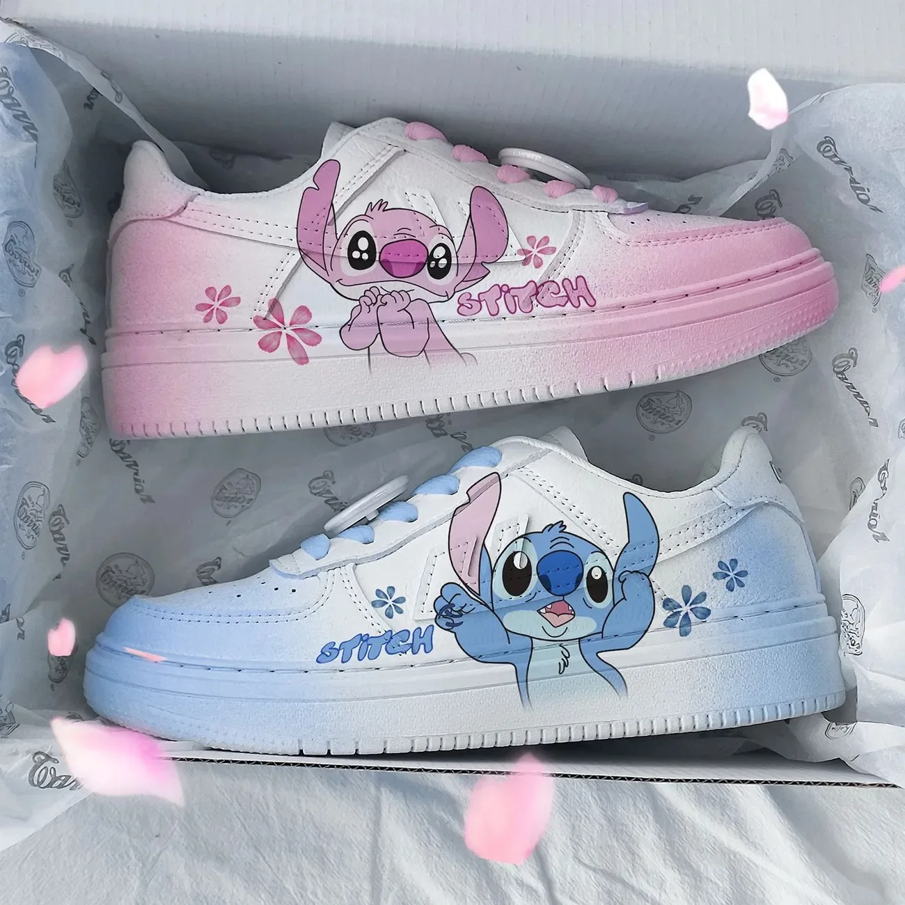 

Cartoon Stitch Anime co-branded sneakers cute graffiti dopamine comfortable versatile shoes ventilate couple set friend's gift