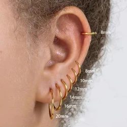 1 paio di orecchini a cerchio Color oro argento piccolo in acciaio inossidabile 316L per le donne regali di gioielli Piercing all'orecchio della cartilagine del trago