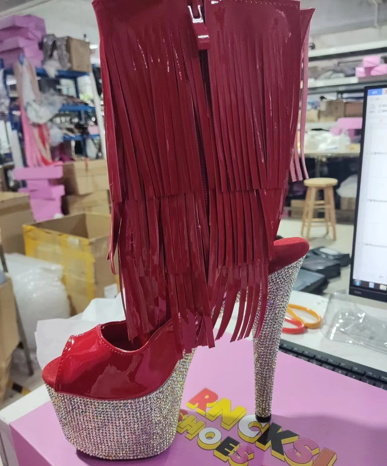 

17cm rhinestones with decorative soles, 6-inch suede fringed upper for banquet, sexy high-heeled boots for pole dancing