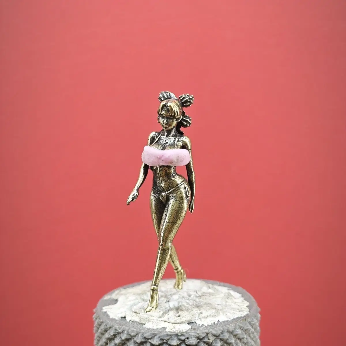 

Antique Brass Miniature Female Figurine - Elegant Style Statue for Desktop Decor, Home Ornament & Collectible Art