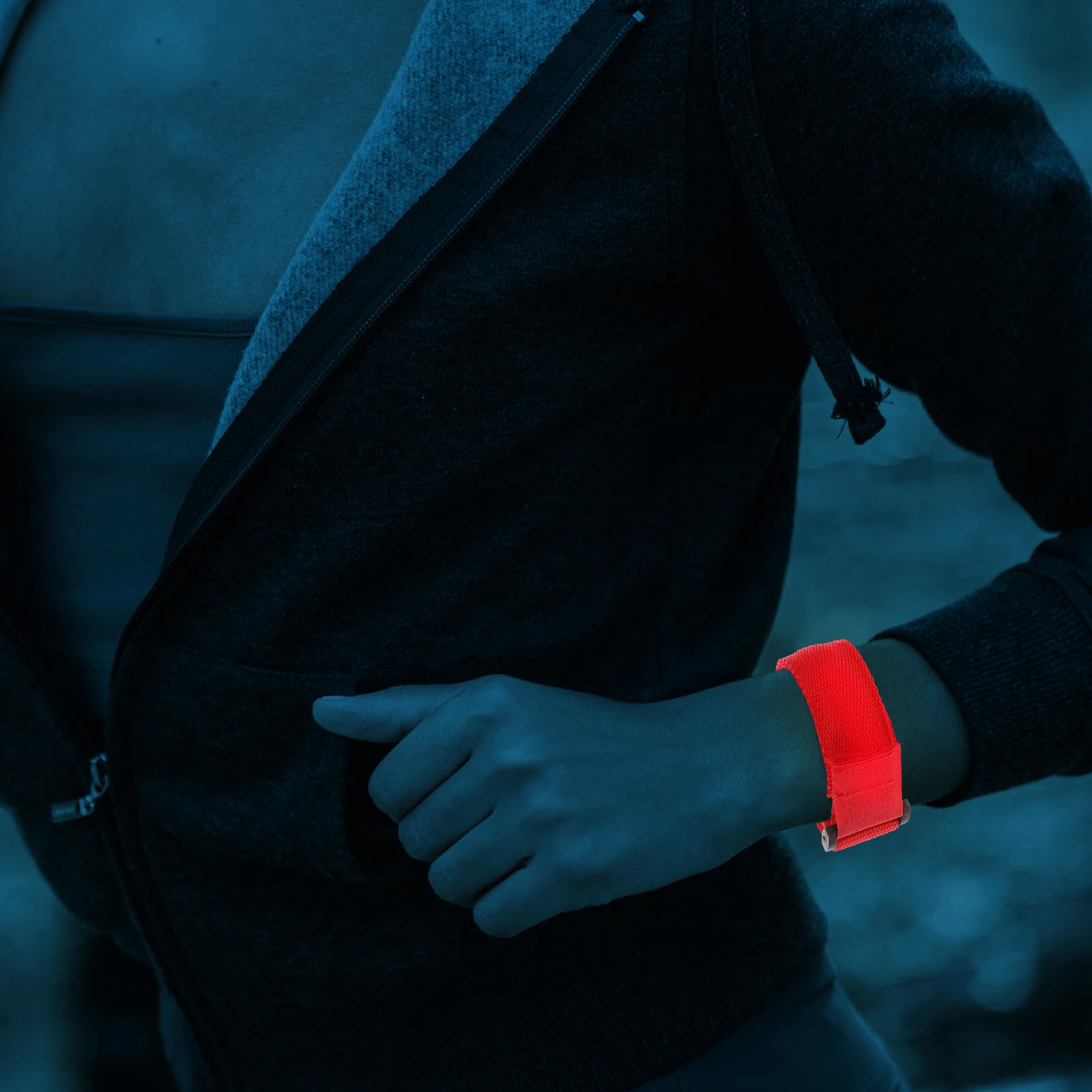 

LED Glow Bracelet Glowing Arm Wrist Band Super Bright Night Running Cycling Walking Gear LED Bracelet Glow Bracelets